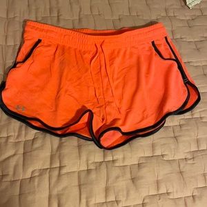 XL UA semifitted heat gear shorts